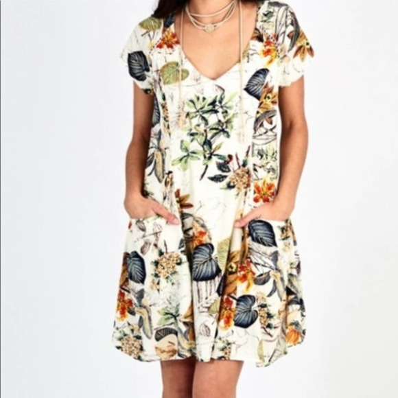 Fab’Rik Tropical Floral Cream Mini Dress Medium - Picture 1 of 10